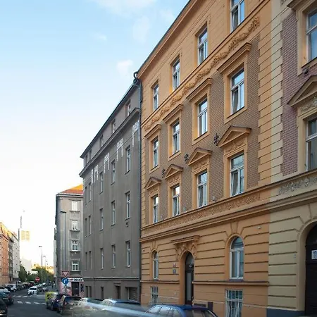 Zeitraum Holandská Aparthotel *